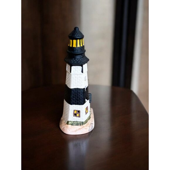 Ceramic Hand-Painted Montauk NY Lighthouse Figurine - Picture 5 of 8